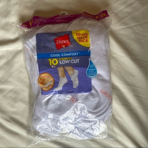 Hanes Accessories Hanes Womens Extended Size Low Cut White Socks 82